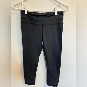 LULULEMON Aspire crops